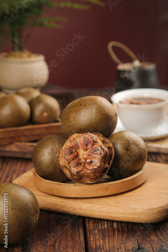 Roasted Han Luo Guo Monk Fruit with Tea - Traditional Chinese Medicine Ingredient for Lung Health and Divine Wellness