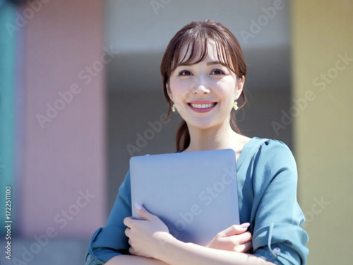 ノートパソコンを持った女性 Generative AI