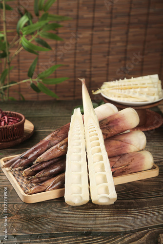 Fresh Tianmu Mountain Bamboo Shoots Peeled Spring Vegetables Asian Cuisine Ingredients