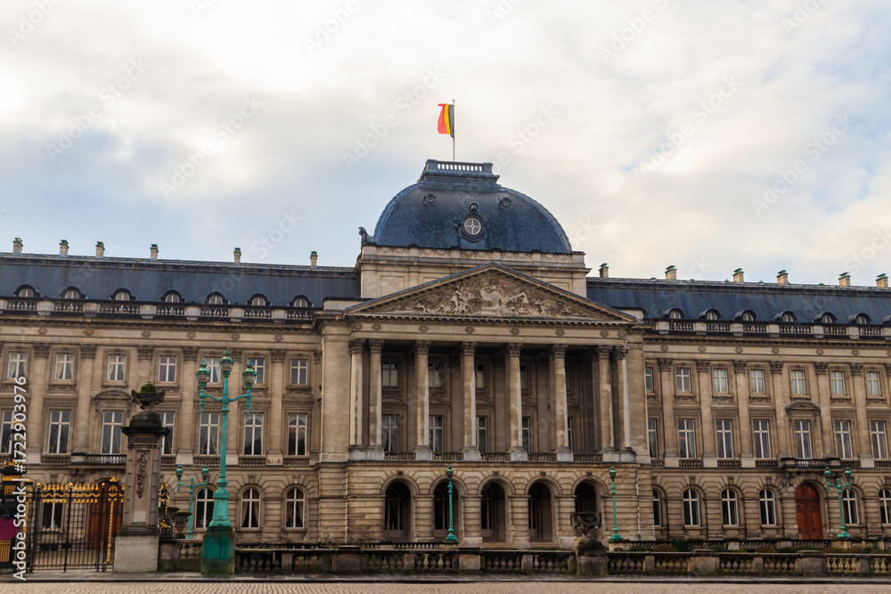 Fototapeta premium Facade of the Royal Palace in Brussels, Belgium