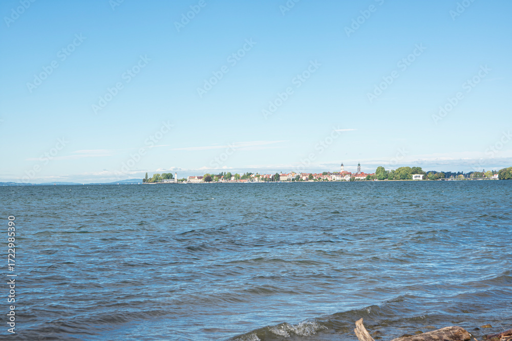 Obraz premium Scenic view of Lake Constance with Lindau island and calm water