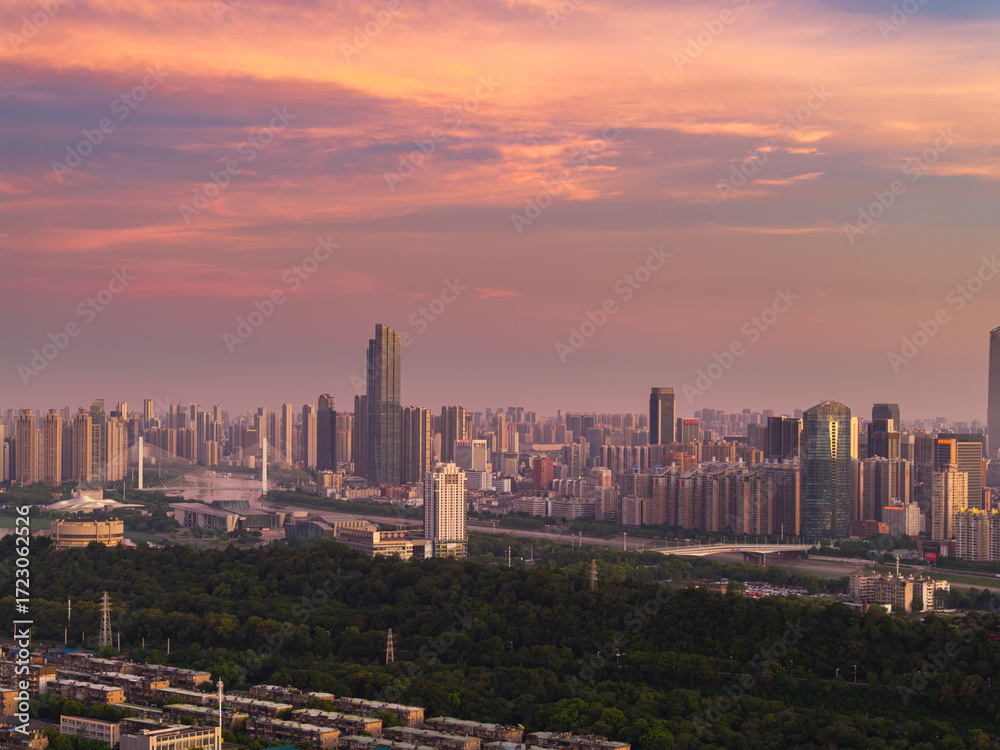 Obraz premium Wuhan Summer City Skyline Sunrise Scenery
