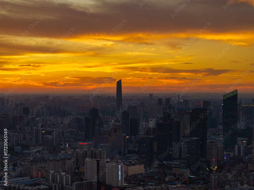 Fototapeta premium Wuhan Summer City Skyline Sunrise Scenery