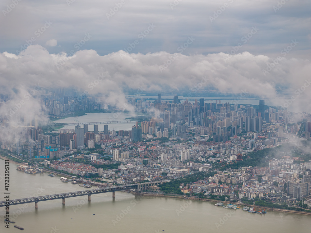 Obraz premium Wuhan city landmark skyline scenery