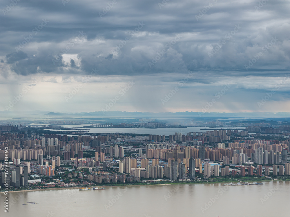 Fototapeta premium Wuhan city landmark skyline scenery