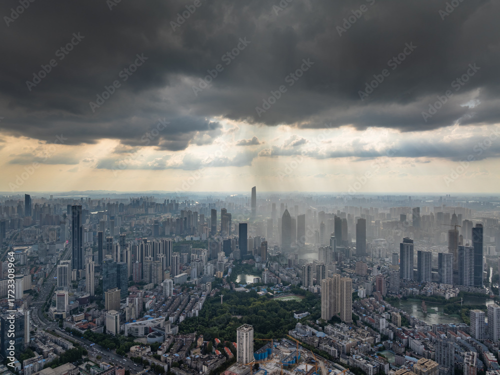 Fototapeta premium Wuhan city landmark skyline scenery