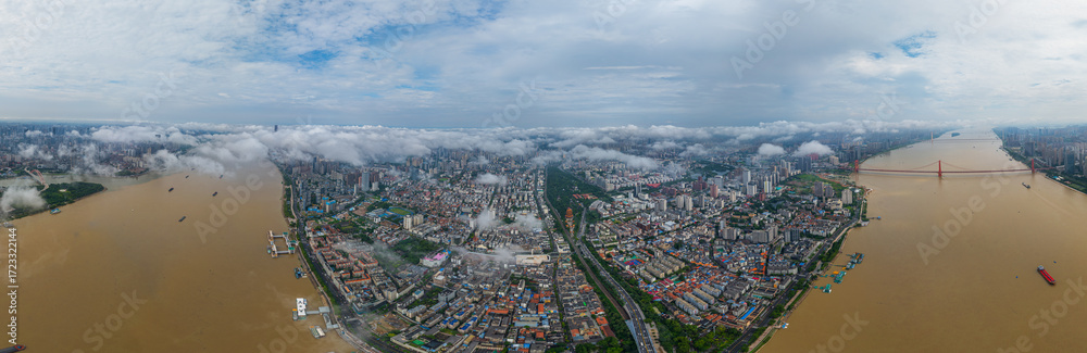 Obraz premium Wuhan city landmark skyline scenery