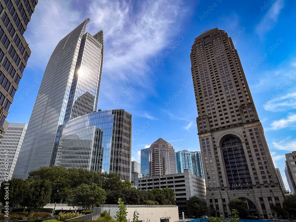 Obraz premium Midtown Atlanta Skyline With A Blue Sky