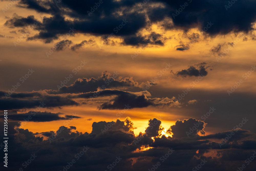 Obraz premium Dramatic clouds and sunset scenery