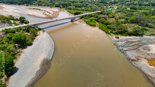 Imagen aérea captada cerca al Río Cauca, en el Municipio de Santa Fe de Antioquia, Colombia