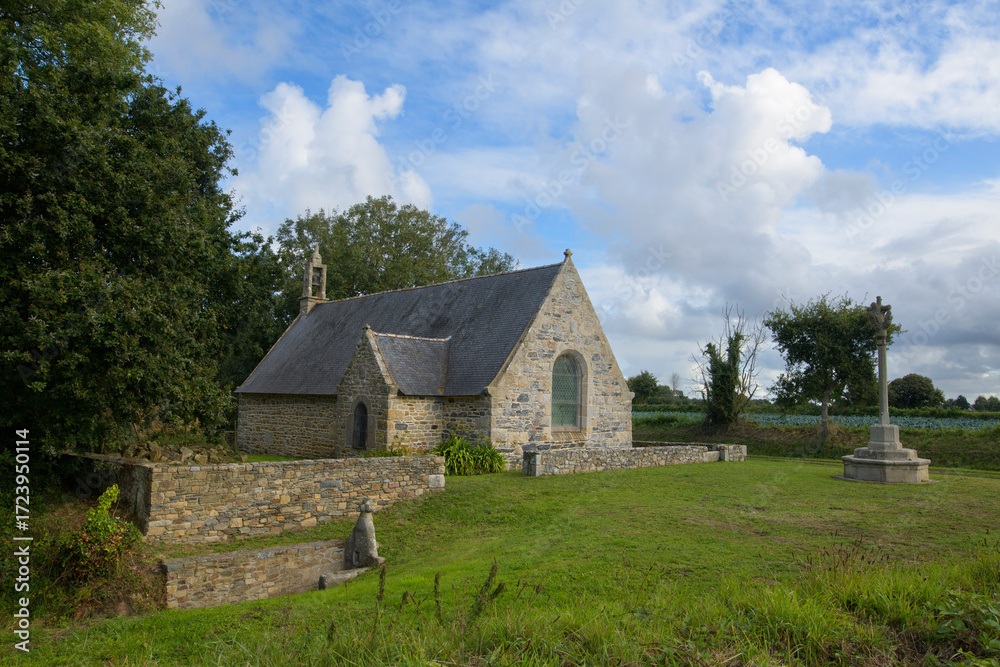 Fototapeta premium Chapelle à Plouguiel en Bretagne