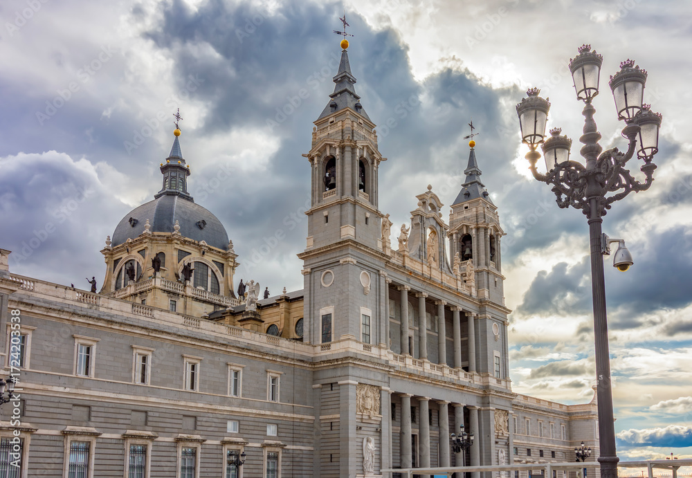Naklejka premium La Almudena (Madrid Royal cathedral) on Armeria square, Madrid, Spain