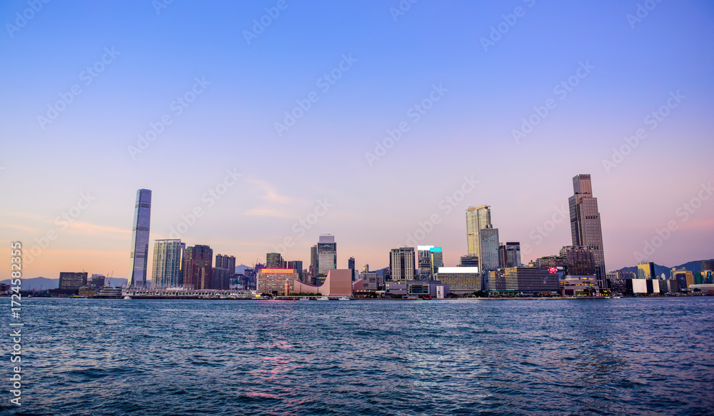 Obraz premium Night view of Victoria Harbour in the core area of the Hong Kong Special Administrative Region