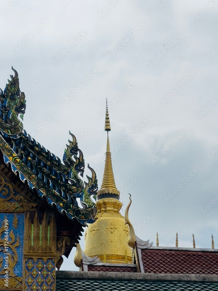 Fototapeta premium Hariphunchai Pagoda in Lamphun Thailand