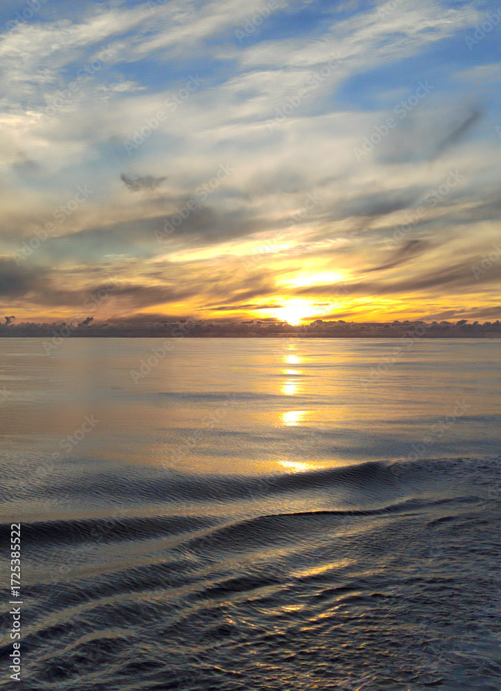 Obraz premium sunset over the sea