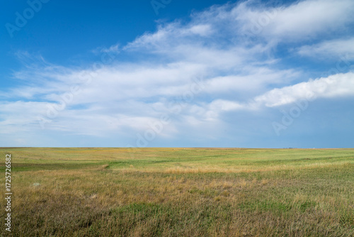 Fototapeta Naklejka Na Ścianę i Meble -  prairie and farmland in western Nebraska, late summer scenery