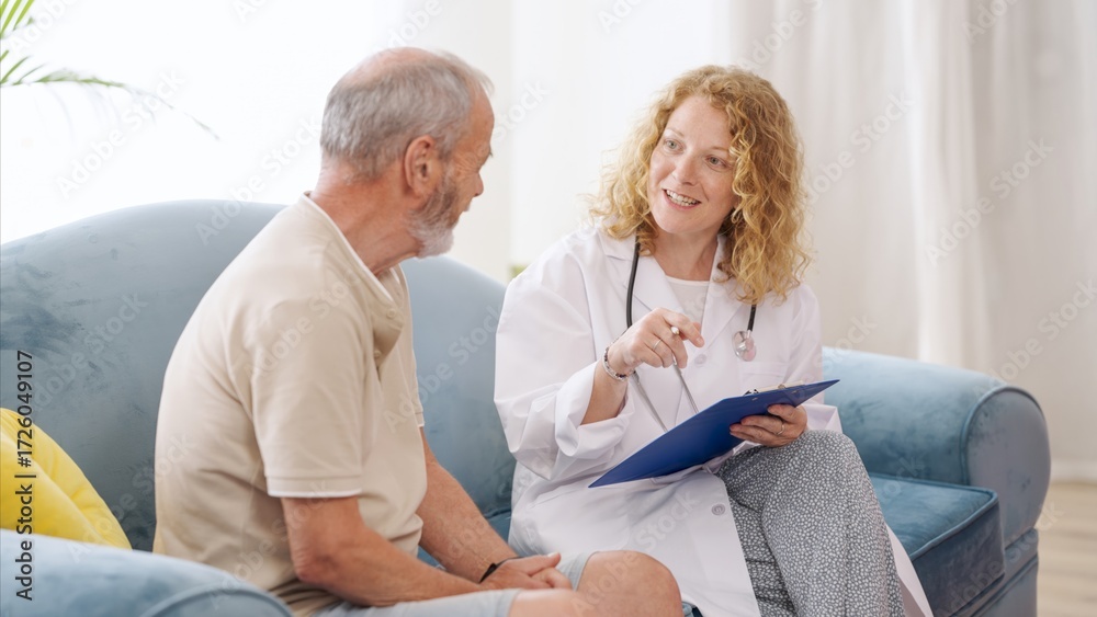 Obraz premium Female doctor explaining diagnosis to senior patient on sofa