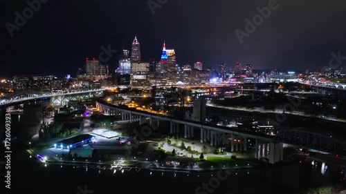 Wallpaper Mural The city of cleveland glows brightly at night with lights on buildings Torontodigital.ca