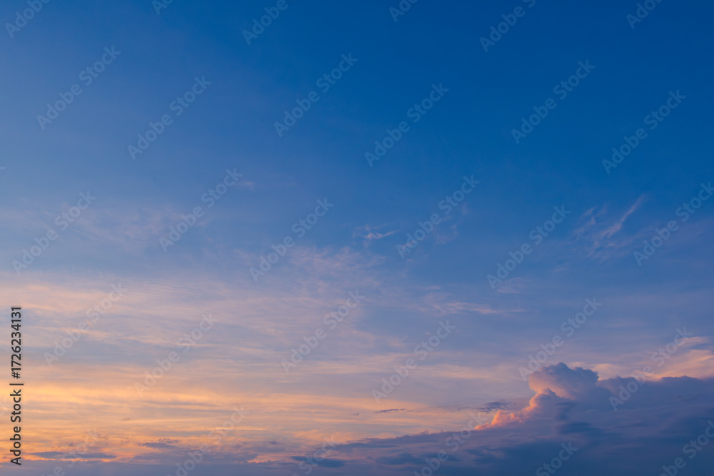 Obraz premium 暗い夕空