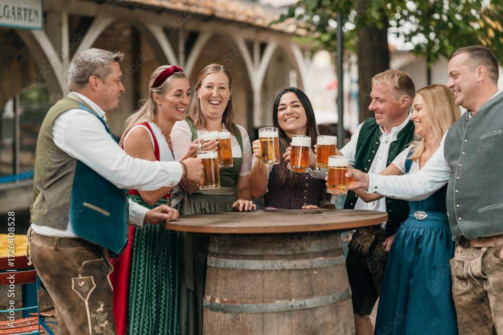 Obraz premium Joyful friends clink beer mugs in Bavarian beer garden enjoying leisure friendship Oktoberfest culture and traditional German celebration