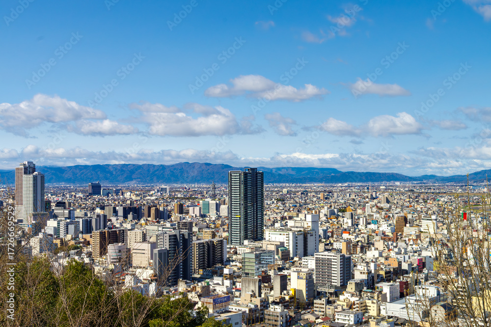 Fototapeta premium 岐阜市街と金華山からの眺望。金華山ドライブウェイ 水道山展望台