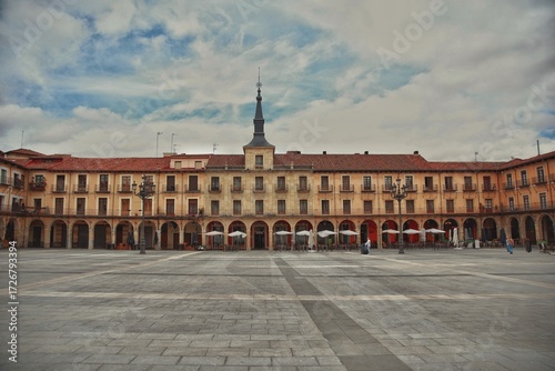 Plaza mayor de ciudad española