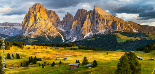 Vászonkép The UNESCO site Seiser Alm or Alpe di Siusi the Dolomite plateau and the largest high-elevation Alpine meadow in Europe located in Italy's South Tyrol province in the Dolomites in autumn sunset