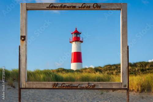 Der Lister Leuchtturm mit Rahmen für Selfie, Nordseeinsel Sylt, Deutschland