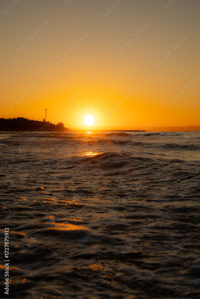 Obraz premium sunset over the sea