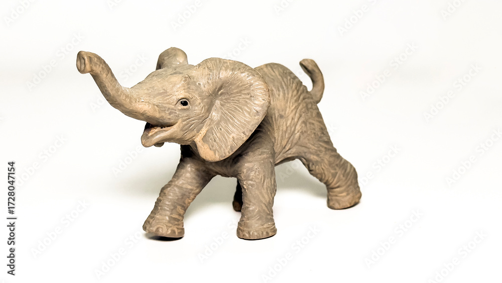Obraz premium Elephant figurine isolated on white background