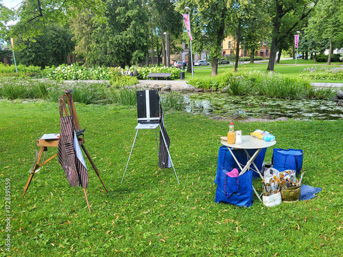 painting equipment easel brushes park summer session plein air