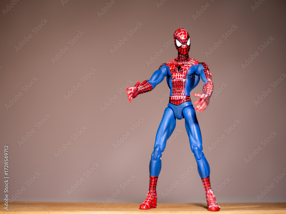 Naklejka premium Spider Man action figure with blurred background.