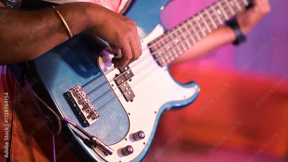 PLAYING GUITER INSTRUMENTAL