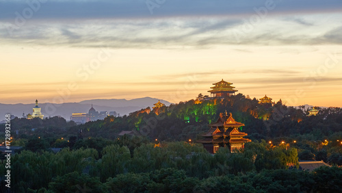 Fotografie Forbidden City Watch Tower and Jingshan Park Wanchun Pavilion sunset night view,