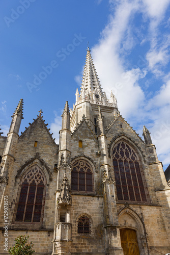 Portail et façade sud de l'église Notre-Dame de Vitré - Ille-et-Vilaine - Bretagne - France.