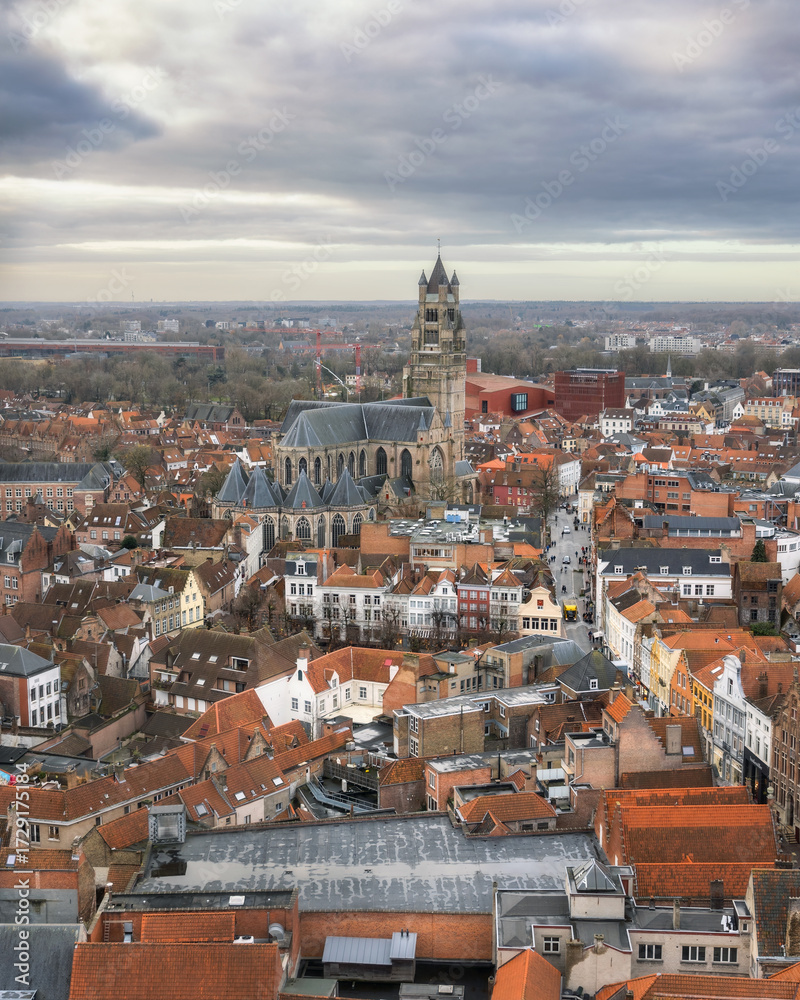 Obraz premium View of the historic city of Bruges and the Sint-Salvatorskathedraal (Saint Saviour's Cathedral) in the Old Town