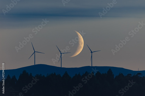 The first waxing moon of Autumn 2025!