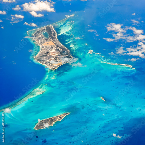 Fotografía Aerial view of Grand Turk island and Cockburn Town