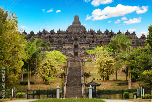 Photos Beautiful ancient Buddist temple Borobudur near Yogyakarta city, Central Java, Indonesia