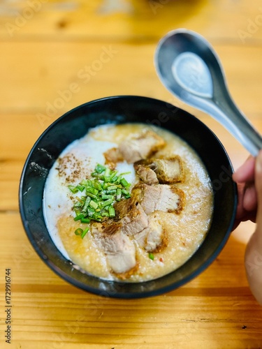 mushroom soup with bread