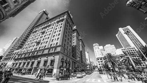 Canvas Print San Francisco, CA - August 6, 2017: Union Square and buildings on a sunny day