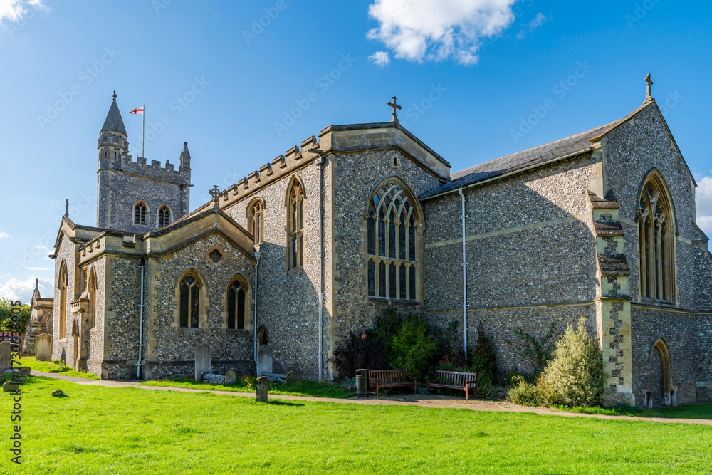 Fototapeta premium View of the 13th century St. Mary's Parish Church in Old Amersham, UK