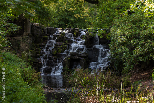 Fototapeta Naklejka Na Ścianę i Meble -  Waterfall in Windsor Great Park in England.