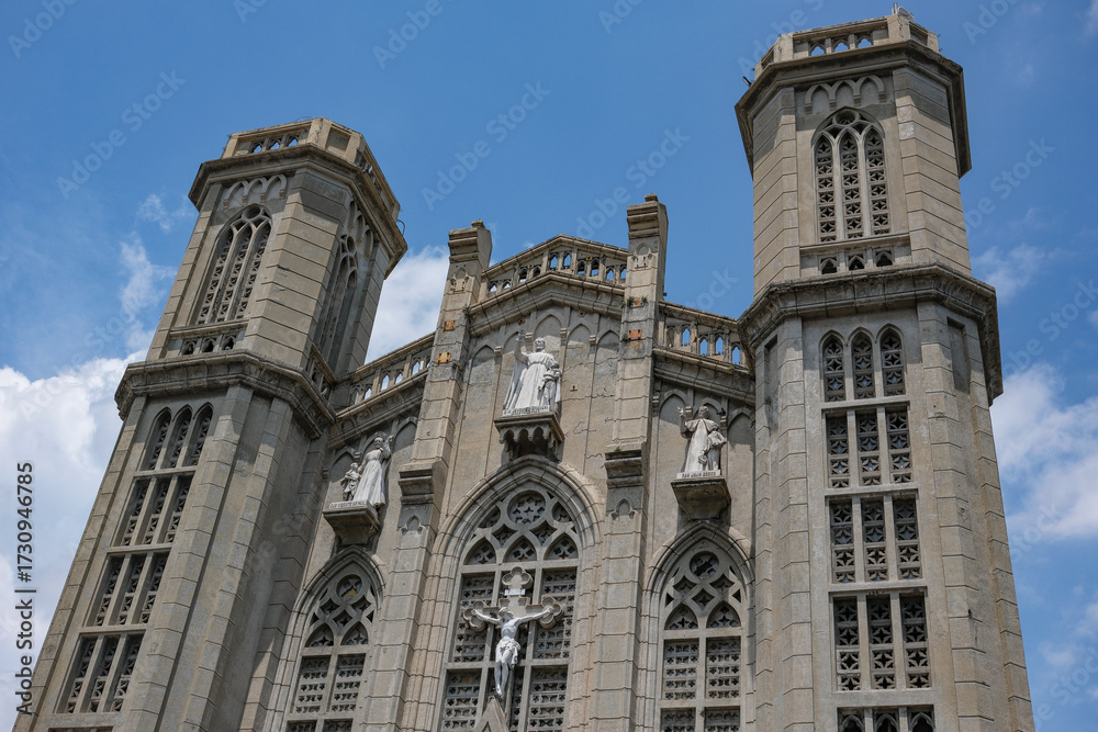 Fototapeta premium San Salvador, El Salvador - August 20, 2025: Calvary Church in San Salvador, El Salvador.