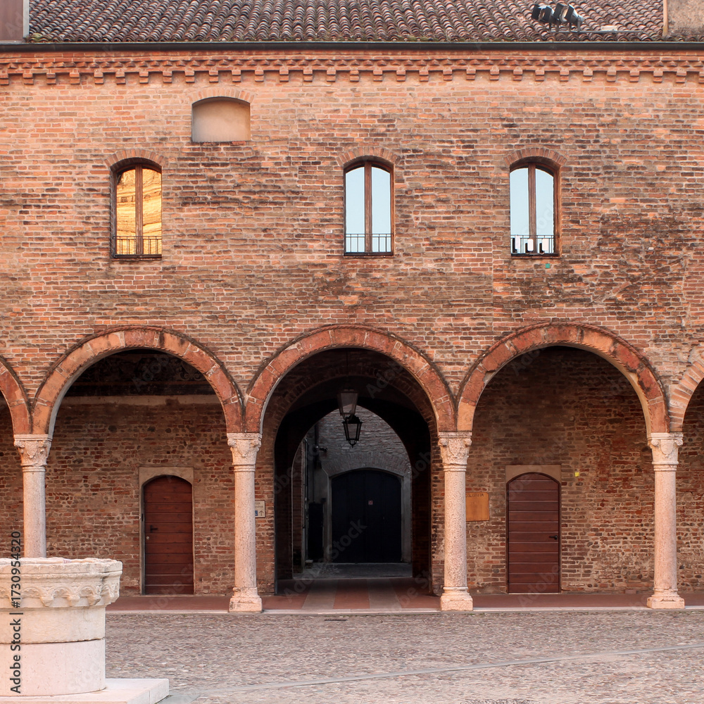 Fototapeta premium Piazza Leon Battista Alberti Mantova