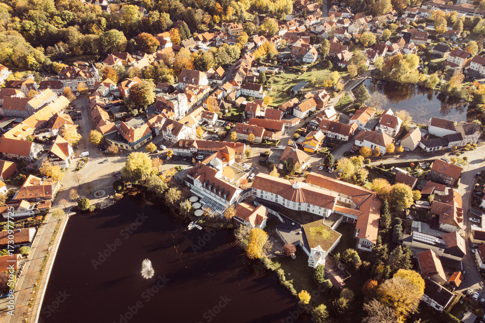 Obraz premium Stadt Ilsenburg von oben aus der Luft