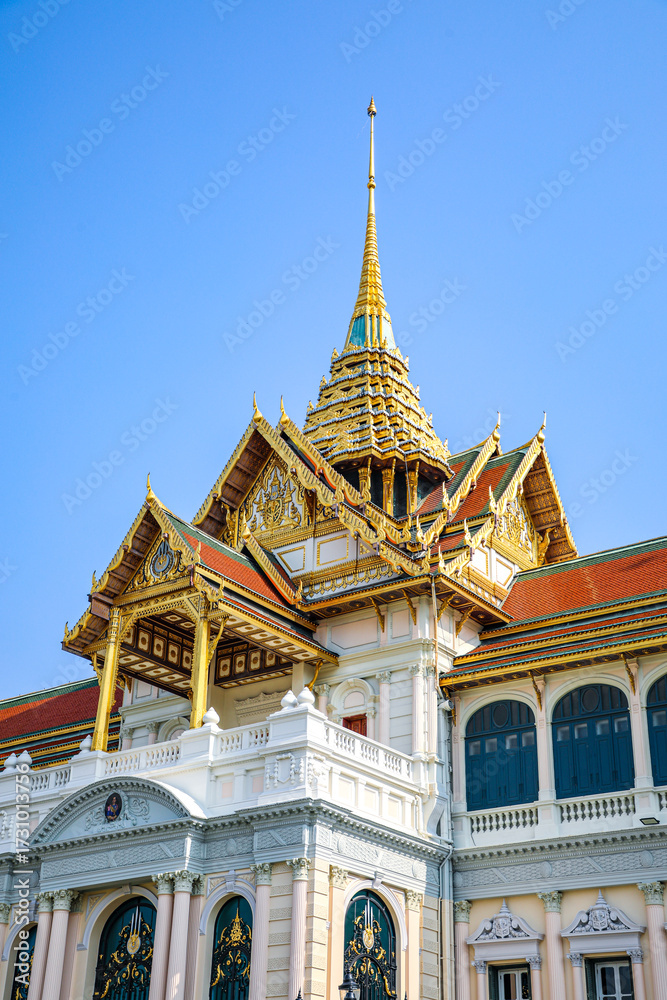 Fototapeta premium The Grand Palace was built same time as Bangkok. royal residences include Dusit Maha Prasat Throne Hall, Aphorn Phimok Prasat Throne Hall, Phiman Rattaya Throne Hall, Chakri Maha Prasat Throne Hall.