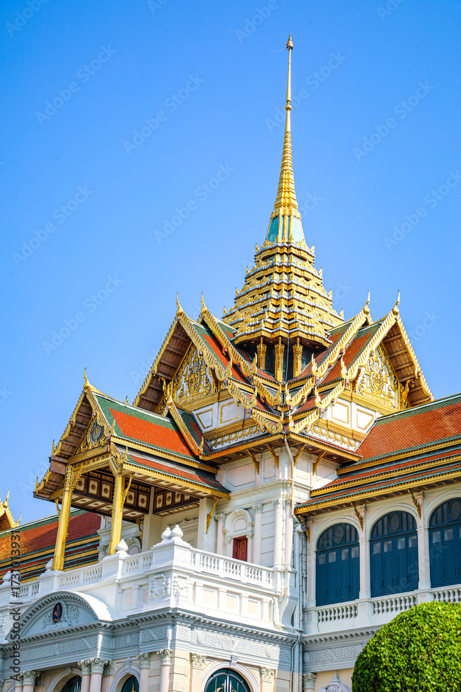 Fototapeta premium The Grand Palace was built same time as Bangkok. royal residences include Dusit Maha Prasat Throne Hall, Aphorn Phimok Prasat Throne Hall, Phiman Rattaya Throne Hall, Chakri Maha Prasat Throne Hall.