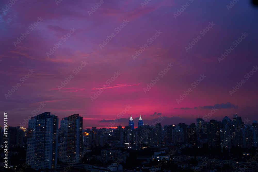 Fototapeta premium Sunset sky in the city 