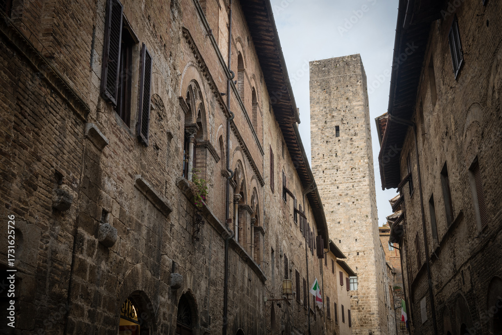 Fototapeta premium San Gimignano - town of Fine Towers, famous for its medieval architecture. Located in Province of Siena, Tuscany, Italy